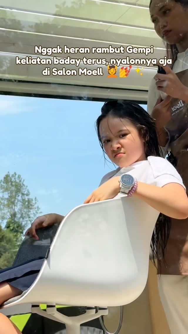 Post 9 by Anak Moell on Instagram (video)