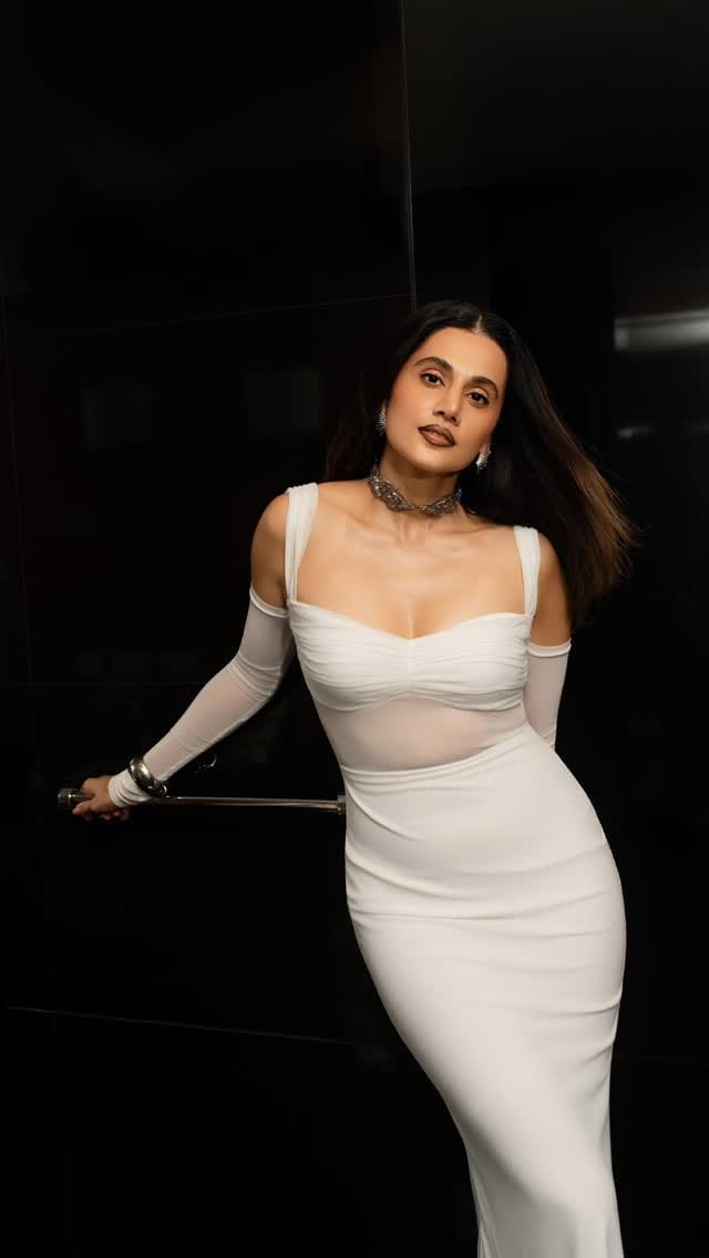 Post 1 by Evania Pannu | Makeup & Hair Artist on Instagram (video)