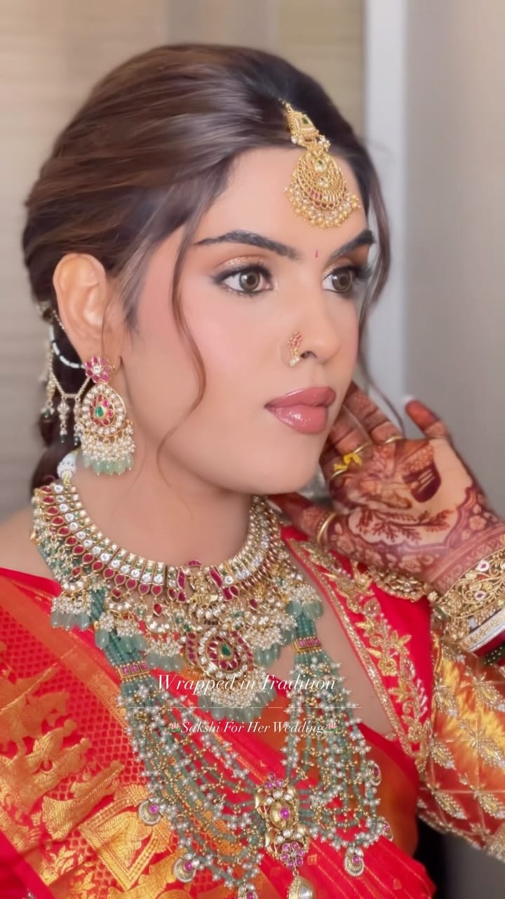 Post 5 by Aayushi Chhajed | Makeup Artist | Hairstylist | Pune on Instagram (video)