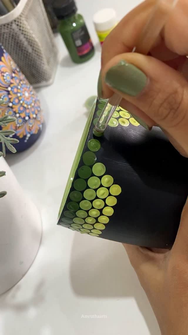 Post 4 by Amrutha Routhu ✨ Mandala Artist ✨ on Instagram (video)