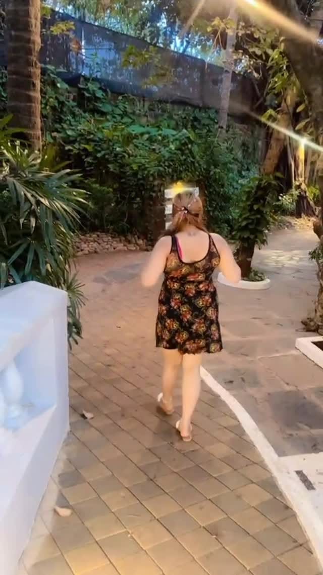 Post 9 by Anushka sharma 🖤 on Instagram (video)