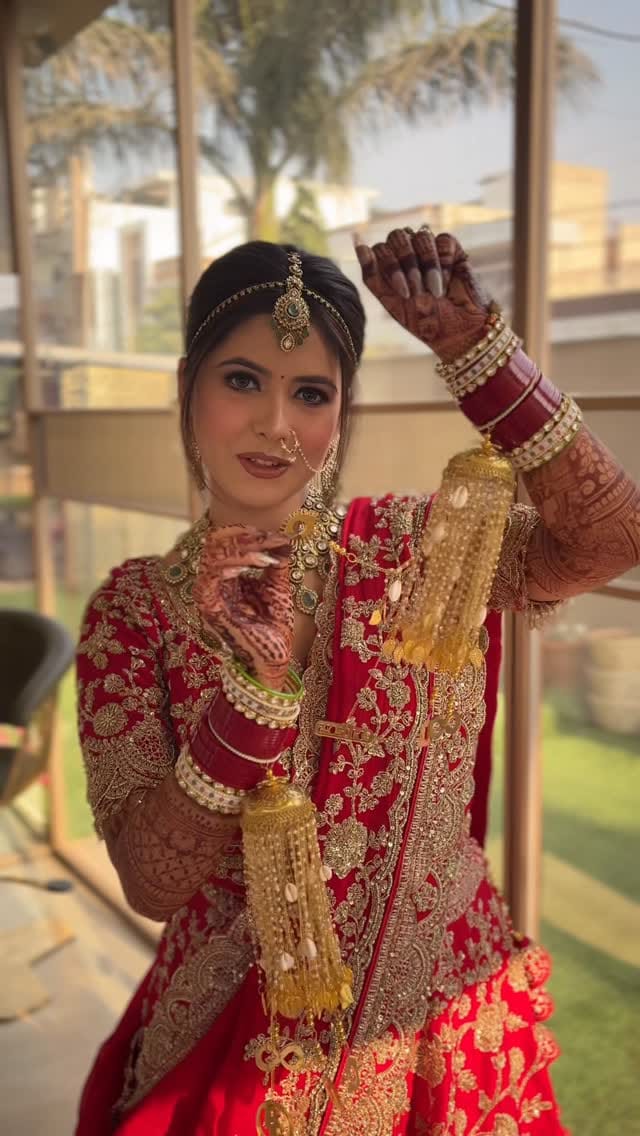 Post 8 by Aaina Goel on Instagram (video)