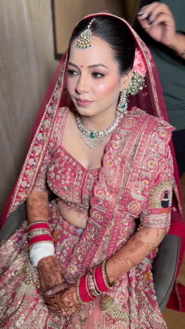 Post 7 by Aaina Goel on Instagram (video)