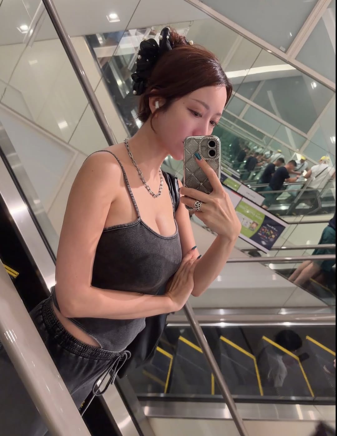 Post 4 by Madoka Inazuma 国宝級天然バスト on Instagram (carousel)