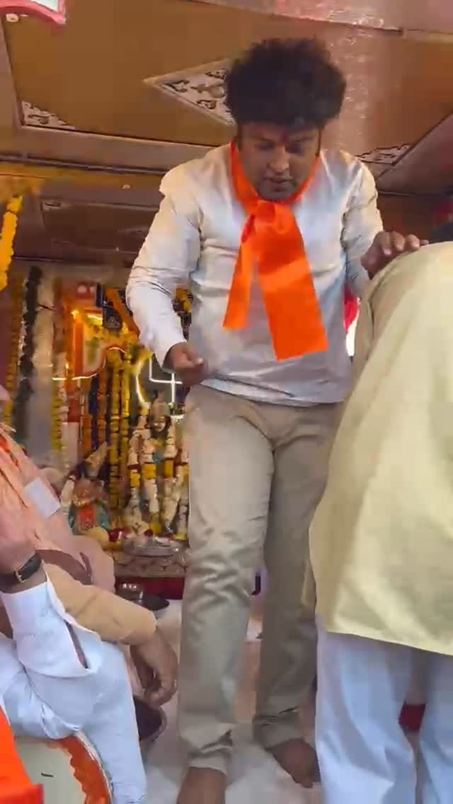 Post 4 by RAHUL BORA IndianBeard🇮🇳 on Instagram (video)
