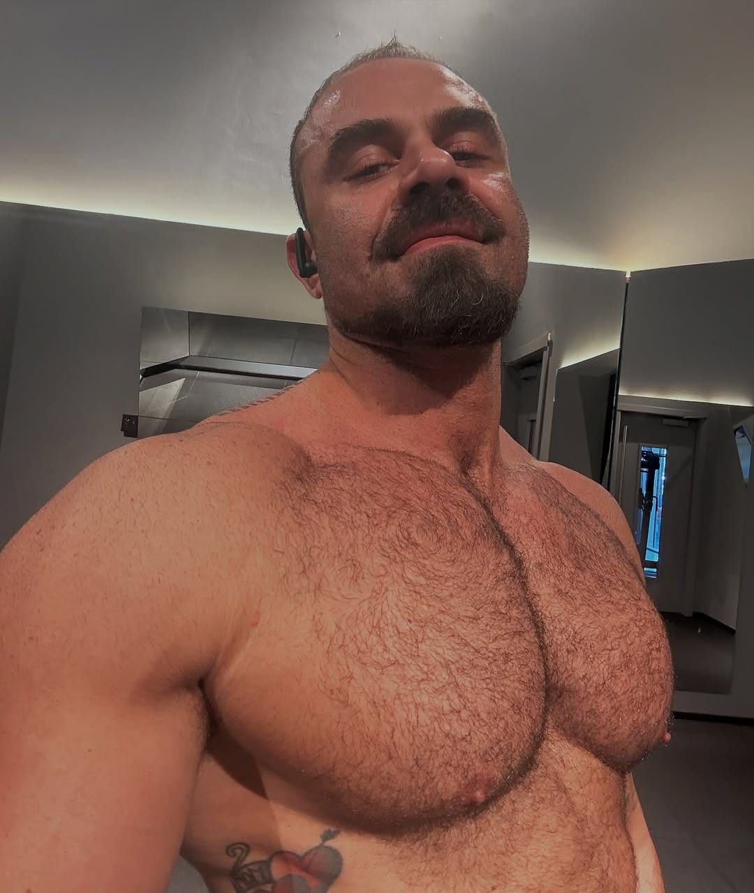 Post 8 by Gerardo Sebastiano on Instagram (image)