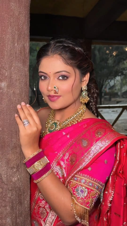 Post 10 by SHAMAL RAUT | Pune makeup artist 🧿 on Instagram (video)