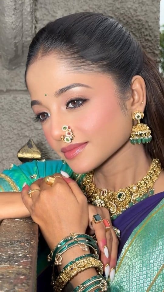 Post 1 by SHAMAL RAUT | Pune makeup artist 🧿 on Instagram (video)