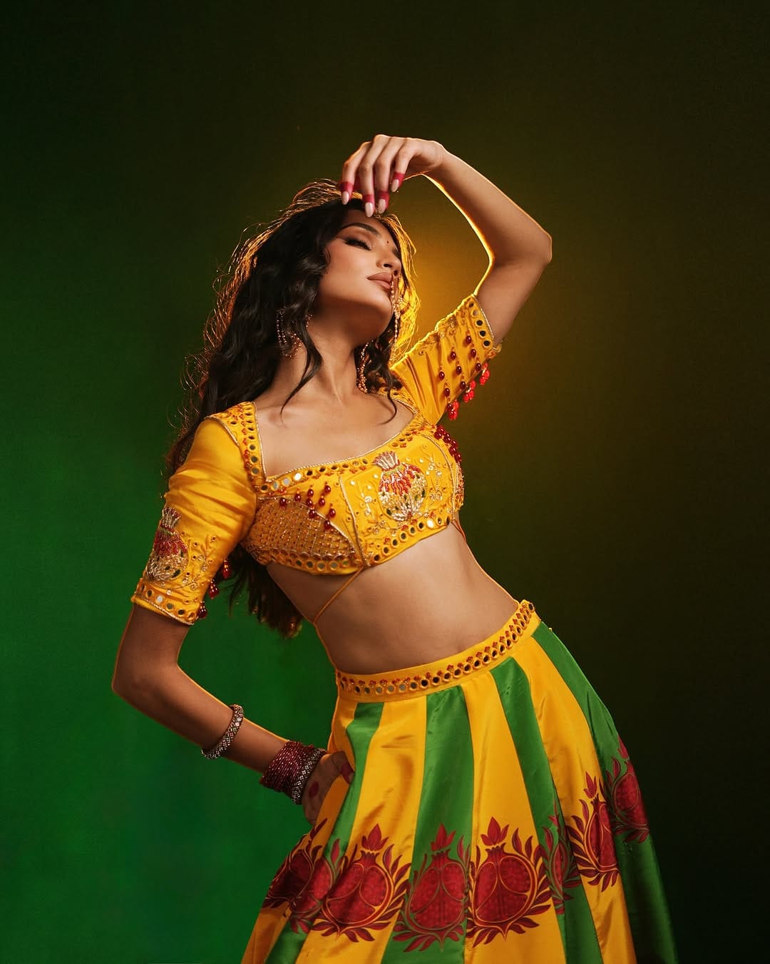 Post 8 by Esha Sharma Makeup on Instagram (carousel)