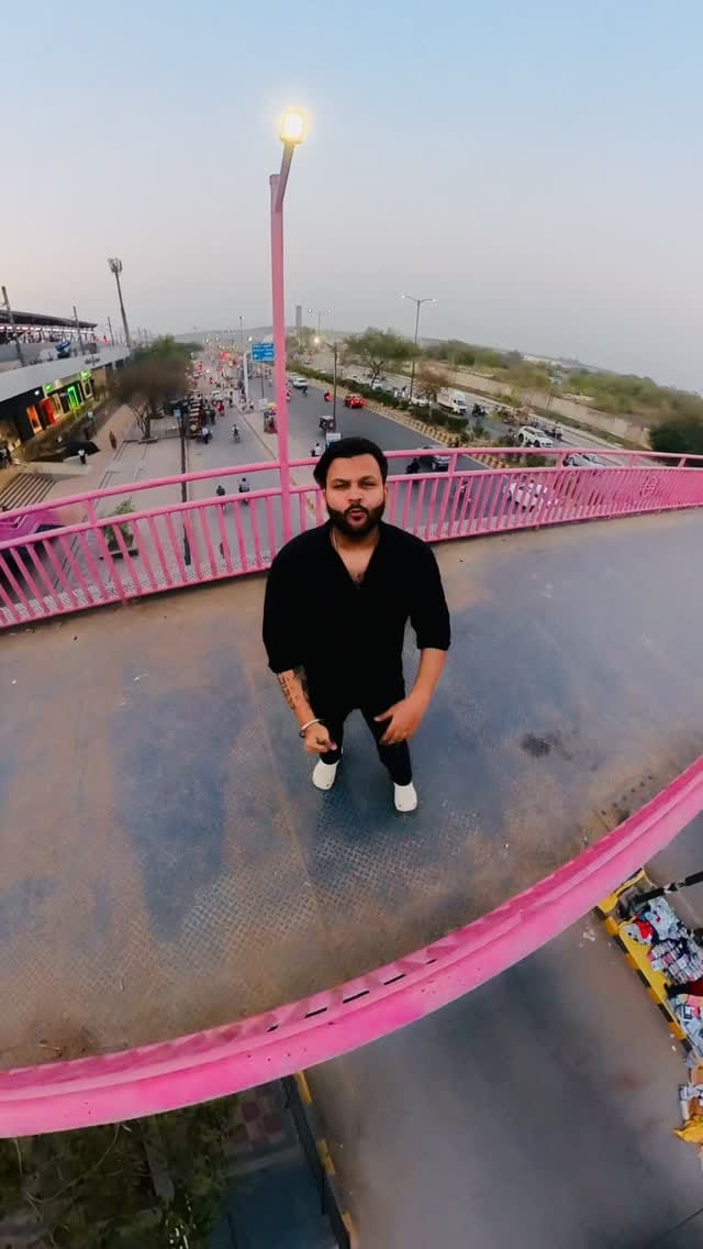 Post 6 by Karanjeet singh on Instagram (video)