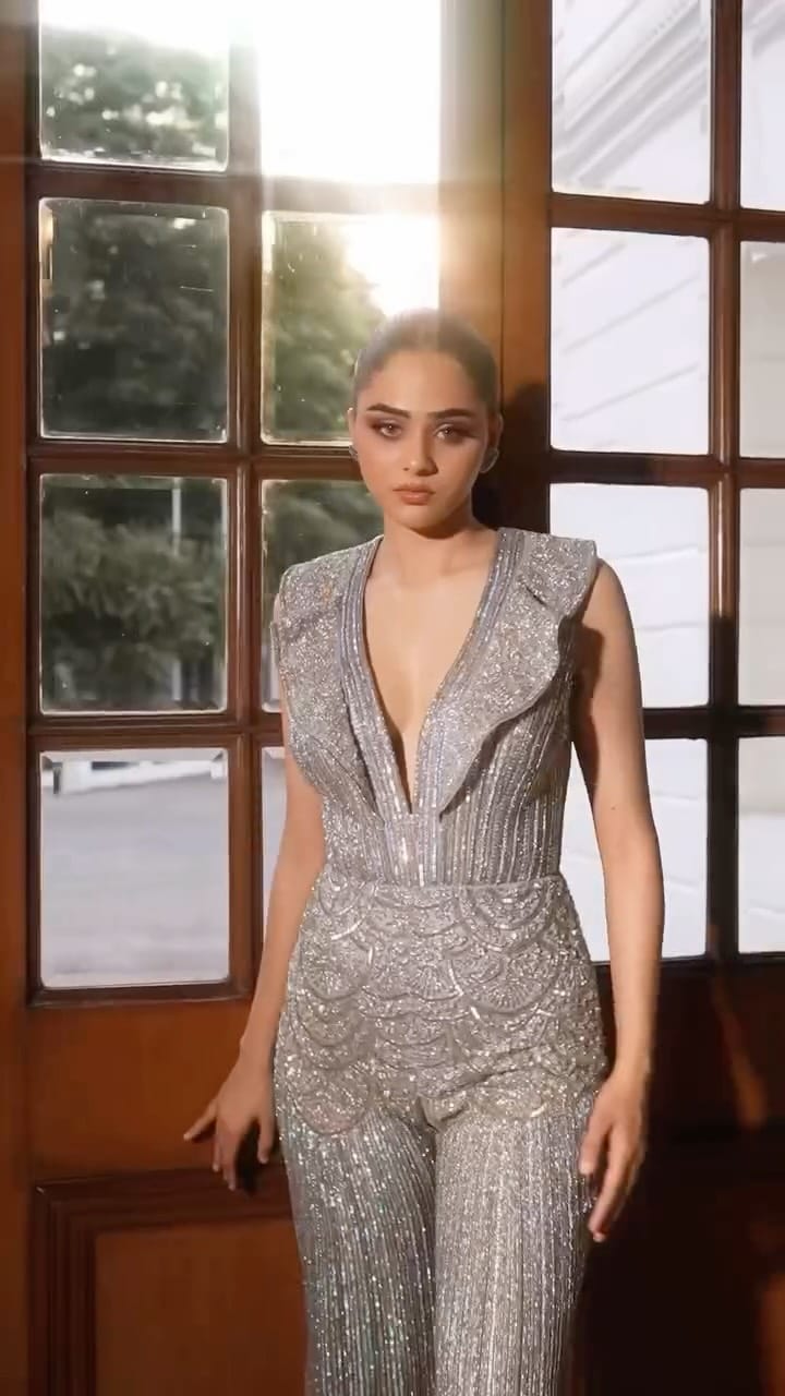 Post 10 by Nidhhi Kaushal on Instagram (video)