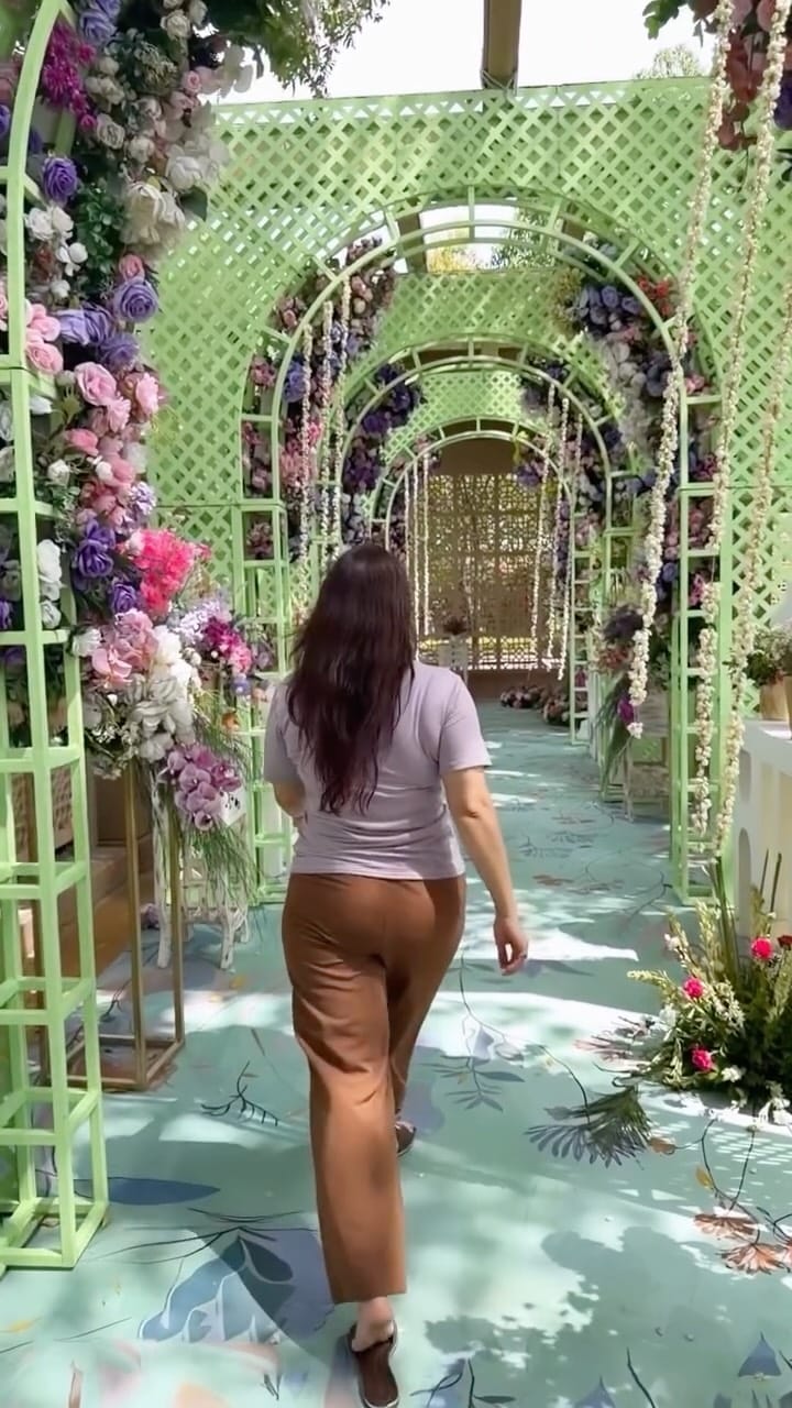 Post 5 by Nidhhi Kaushal on Instagram (video)