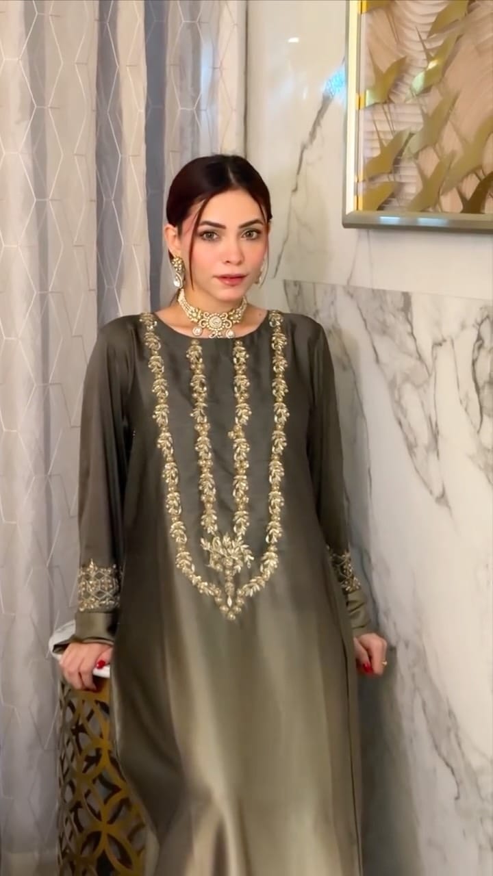 Post 1 by Zoyaa Idris on Instagram (video)