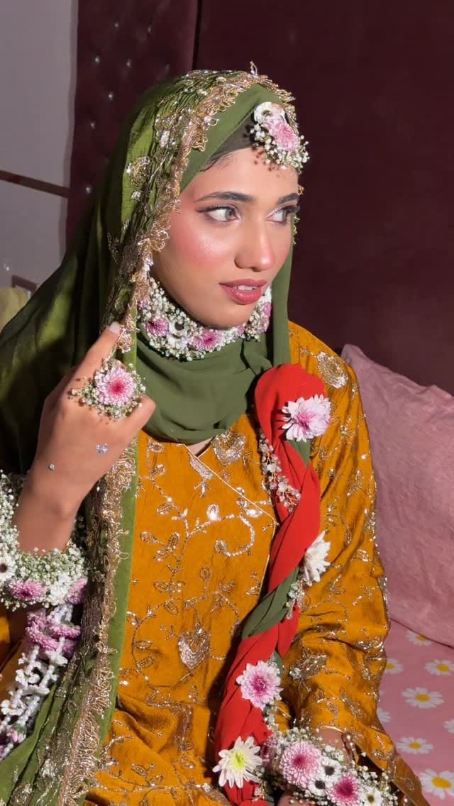 Post 6 by Zoyaa Idris on Instagram (video)