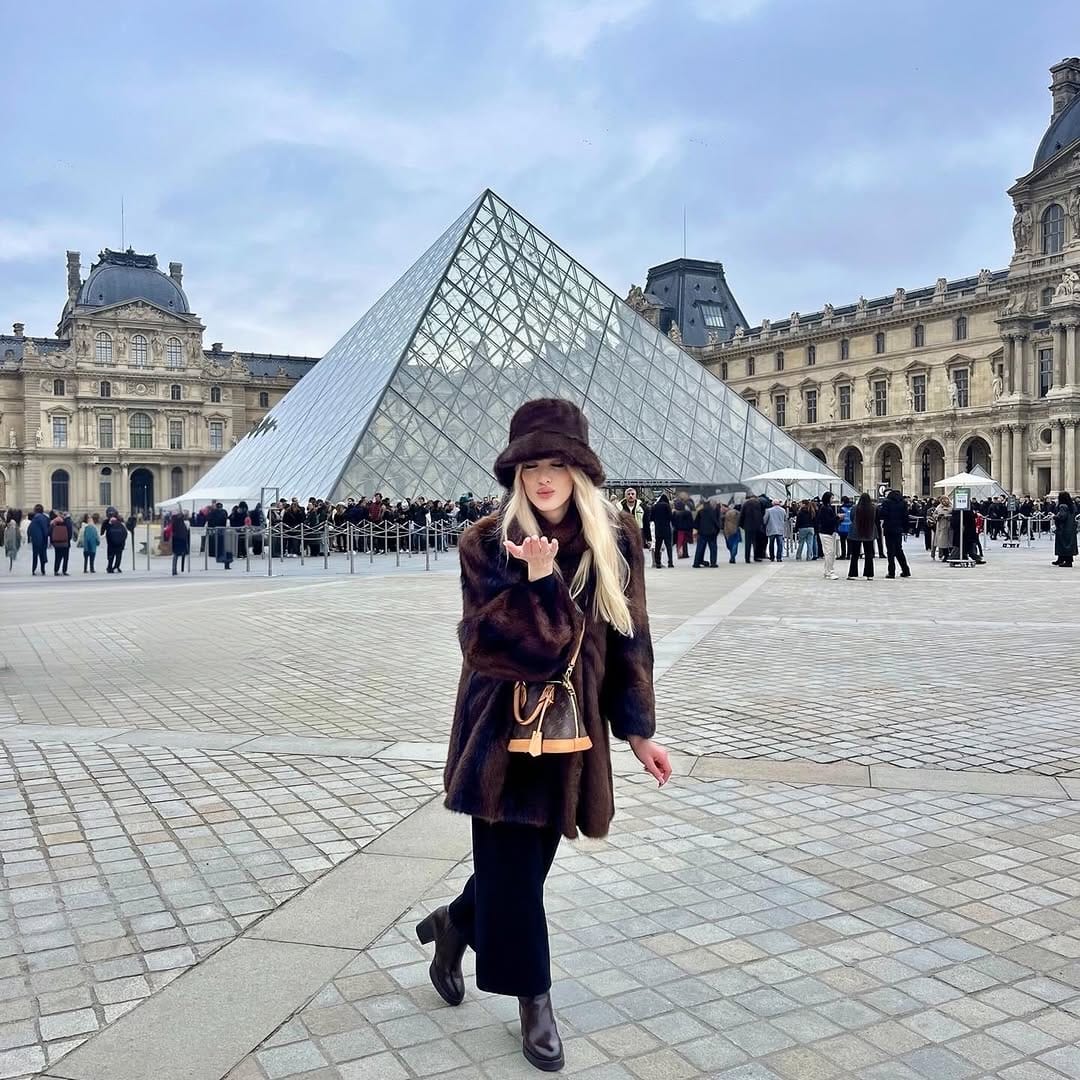 Post 6 by Martina on Instagram (carousel)
