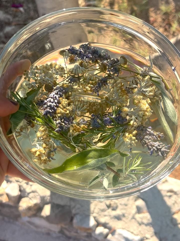 Post 7 by Resina Skincare from nature🌿Laboratorio cosmetico on Instagram (carousel)