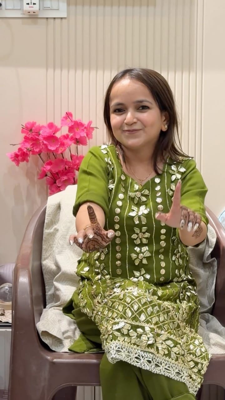 Post 6 by Royal Mehndi Arts™️ on Instagram (video)