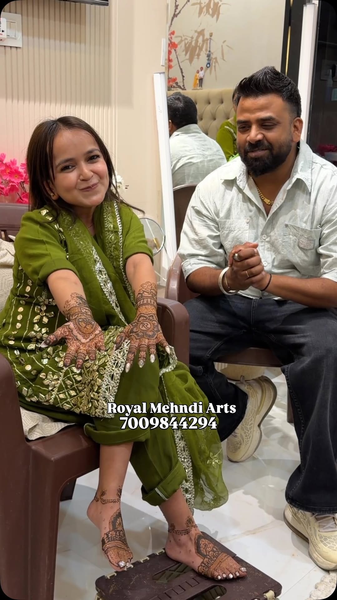 Post 4 by Royal Mehndi Arts™️ on Instagram (video)