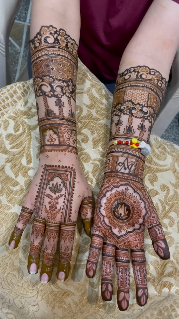 Post 1 by Royal Mehndi Arts™️ on Instagram (video)