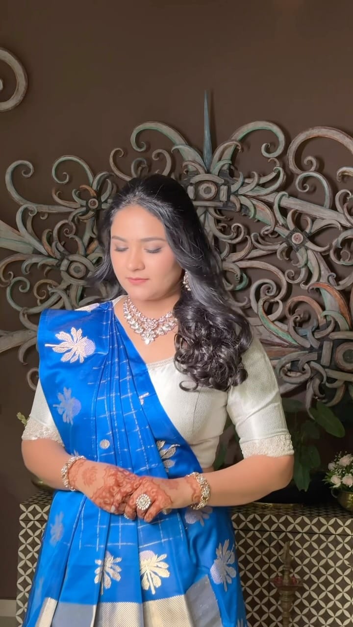 Post 4 by Chandni Shah on Instagram (video)