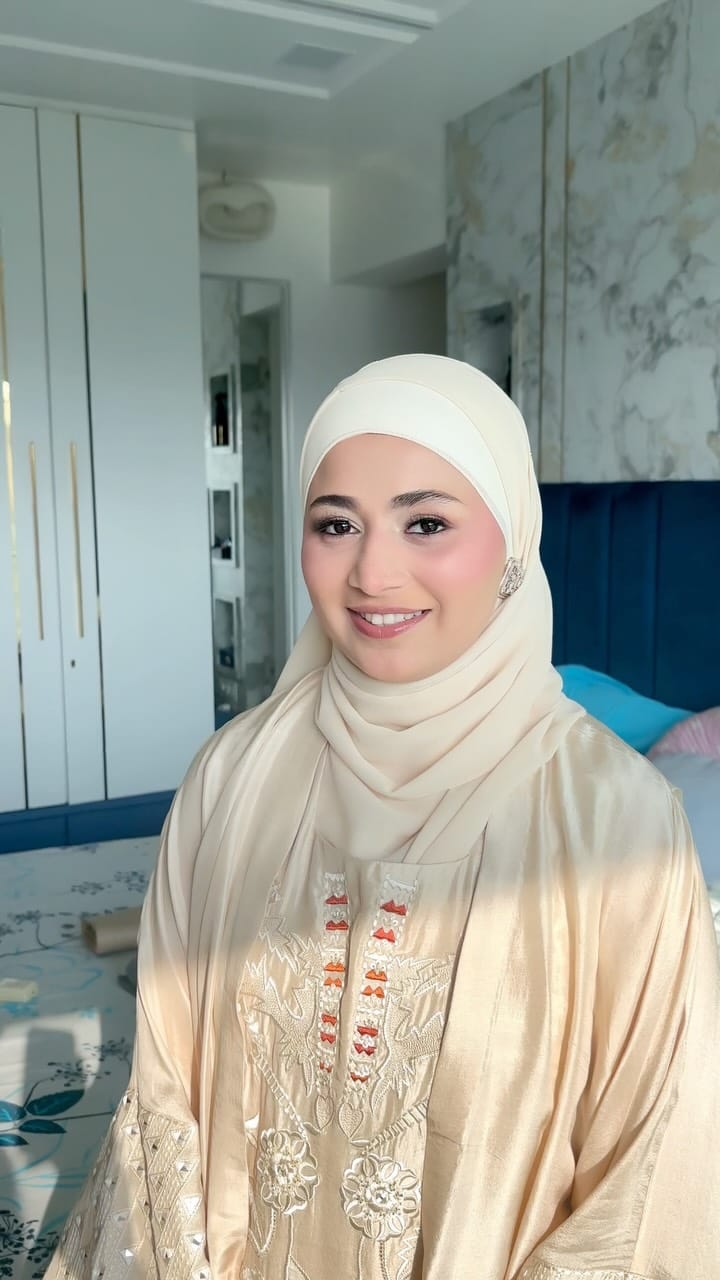 Post 3 by Ruhi Adenwala on Instagram (video)