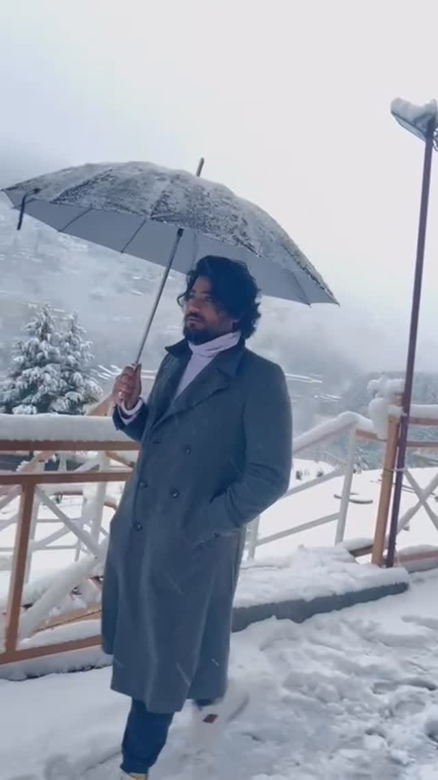 Post 4 by VINAY PRATAP SINGH on Instagram (video)