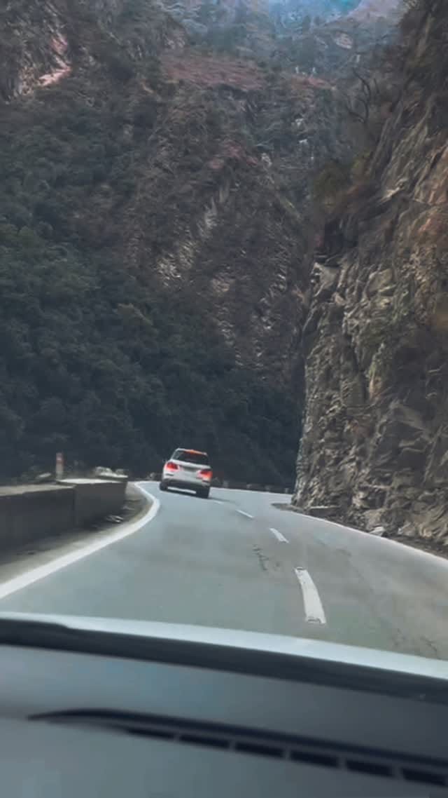 Post 7 by VINAY PRATAP SINGH on Instagram (video)