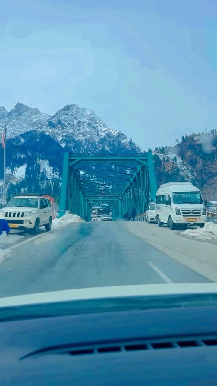 Post 5 by VINAY PRATAP SINGH on Instagram (video)