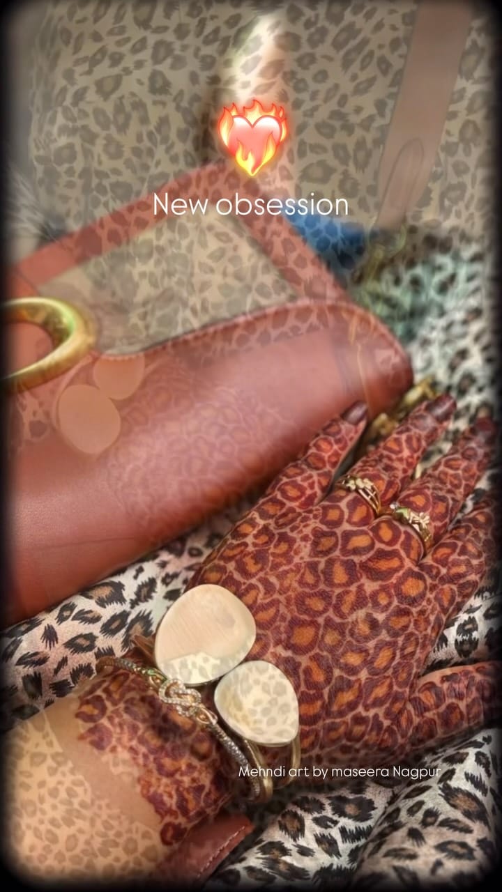 Post 4 by Mehndi Queen👑online/offline mhndi coach🌍all products available 📦 on Instagram (video)