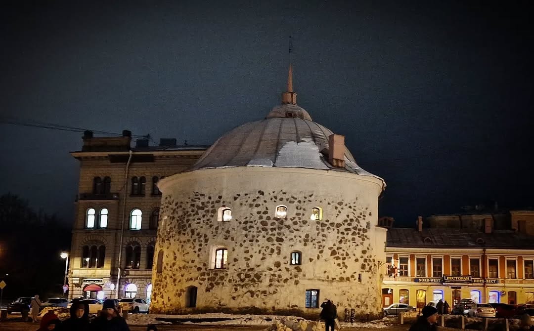 Post 4 by Vitysha  Mossa Murano on Instagram (image)