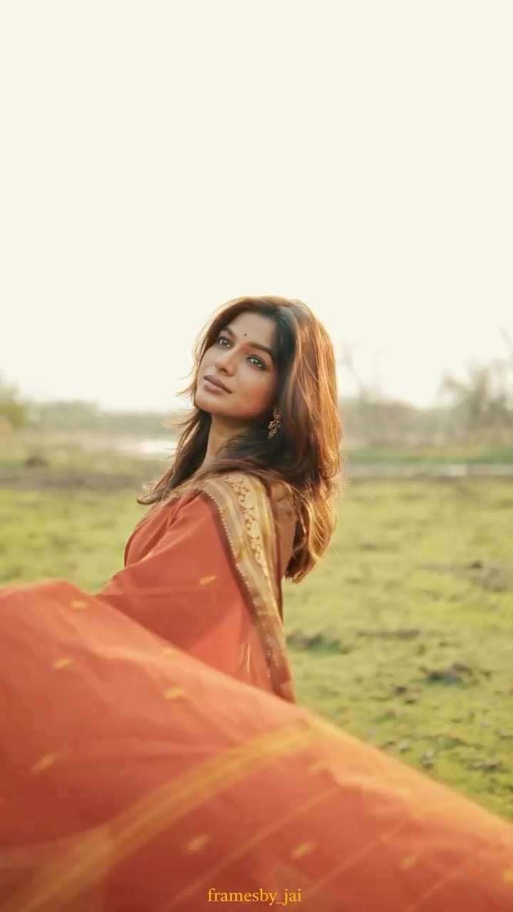 Post 9 by நிலா on Instagram (video)