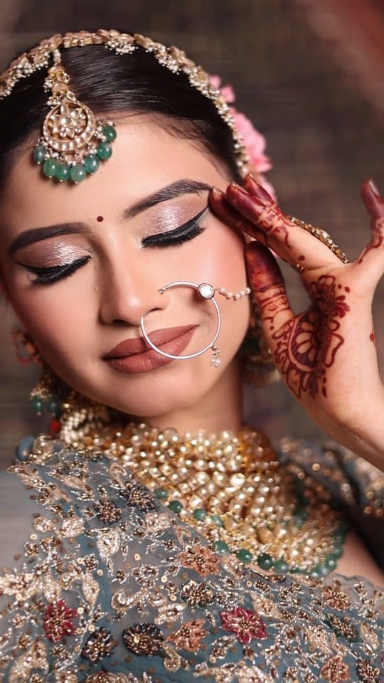 Post 9 by Ruby Sharma | Makeup Artsist | Delhi | Freelance on Instagram (video)