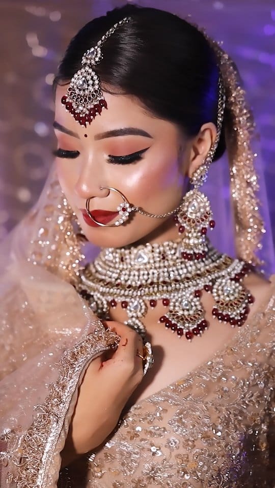 Post 8 by Ruby Sharma | Makeup Artsist | Delhi | Freelance on Instagram (video)