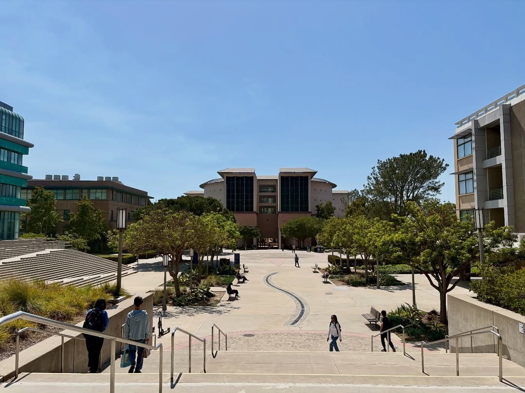 Post 10 by UC Irvine Charlie Dunlop School of Biological Sciences on Instagram (carousel)