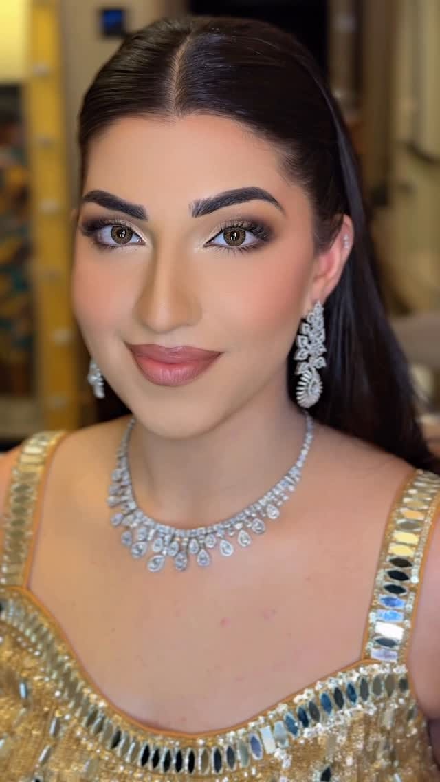 Post 4 by Ridhi Verma | Makeup & Hair on Instagram (video)
