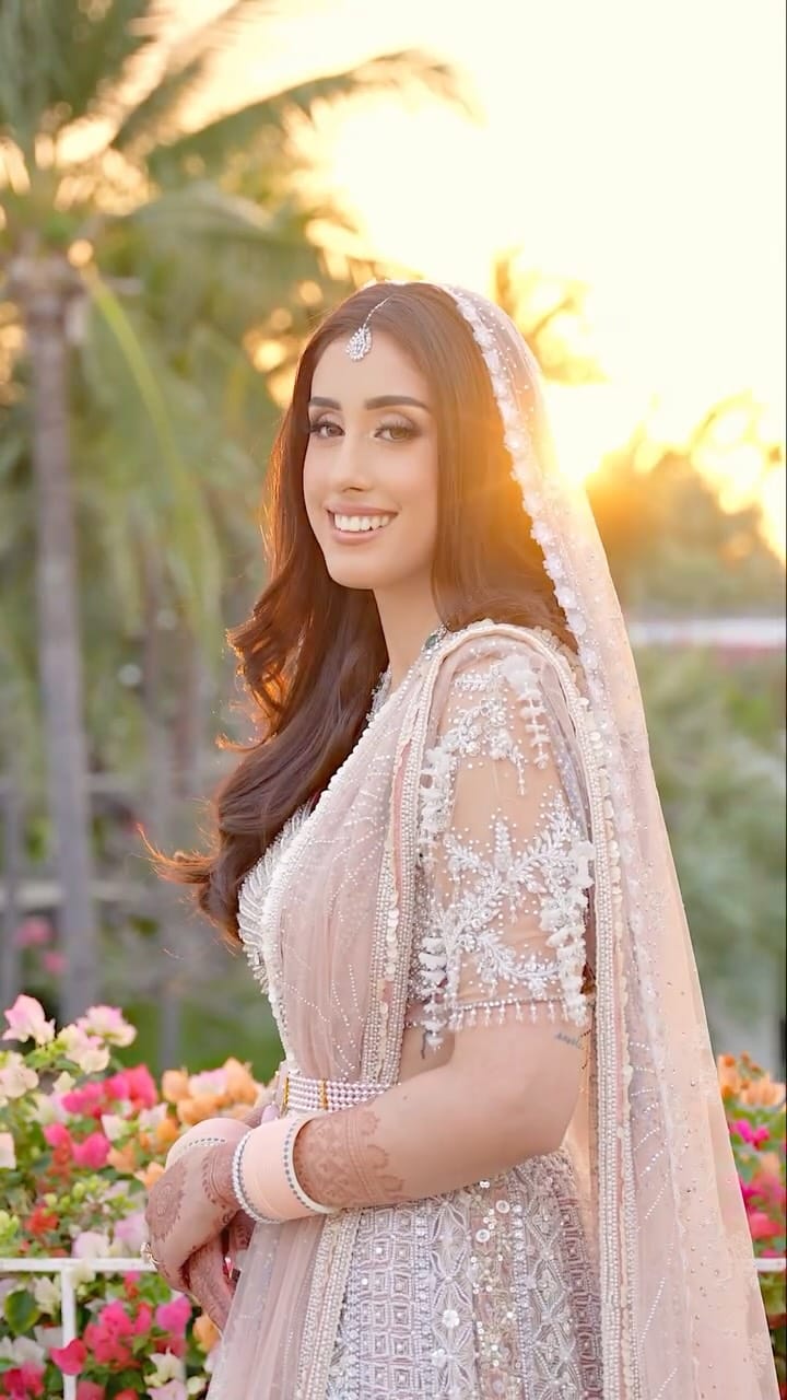 Post 3 by Ridhi Verma | Makeup & Hair on Instagram (video)