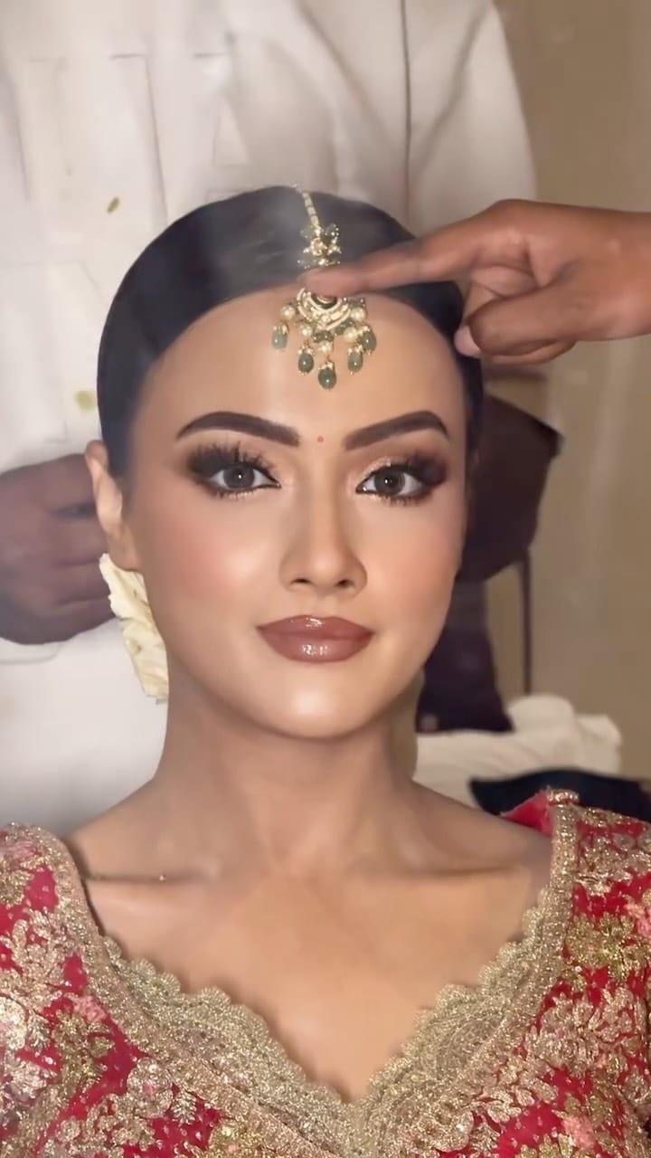 Post 5 by Ridhi Verma | Makeup & Hair on Instagram (video)