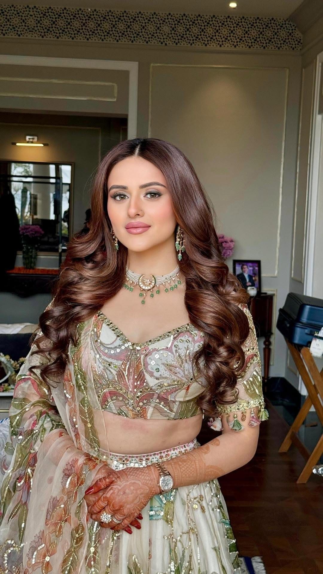 Post 9 by Ridhi Verma | Makeup & Hair on Instagram (video)