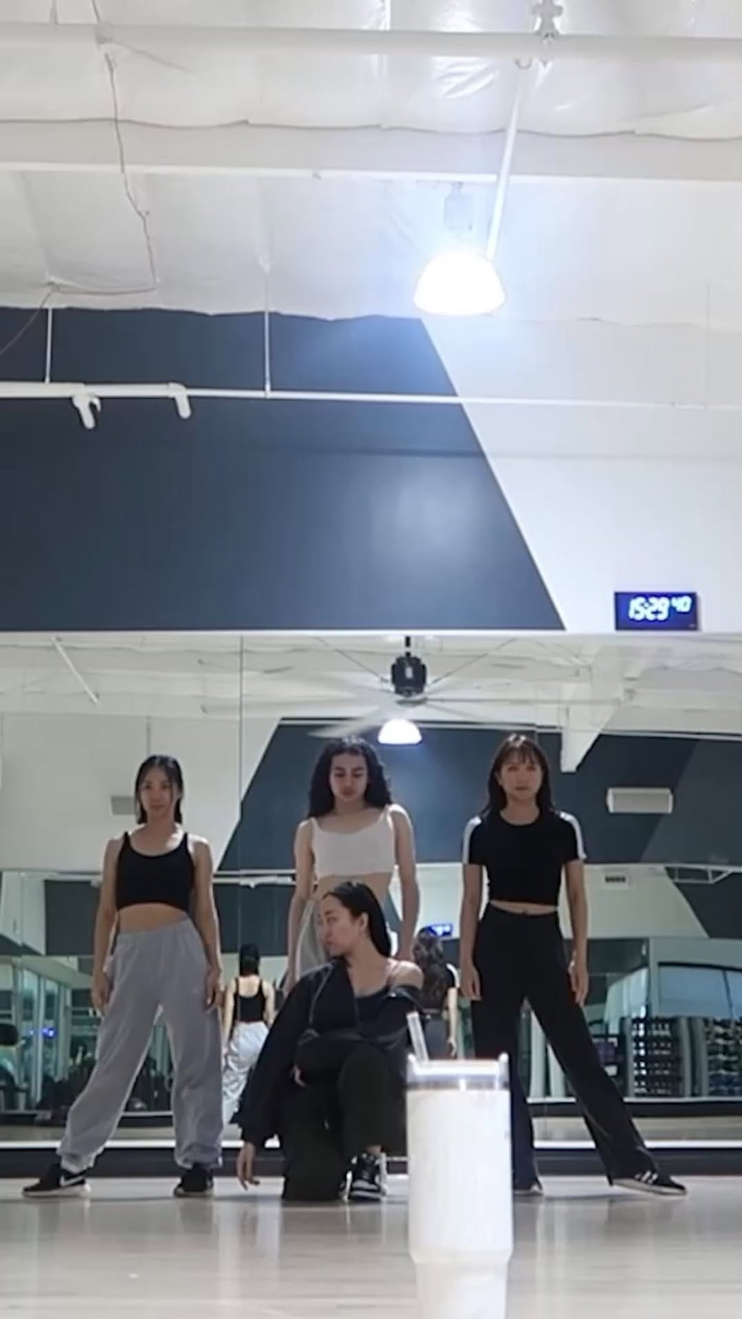 Post 6 by Lalary(랄라리) on Instagram (video)