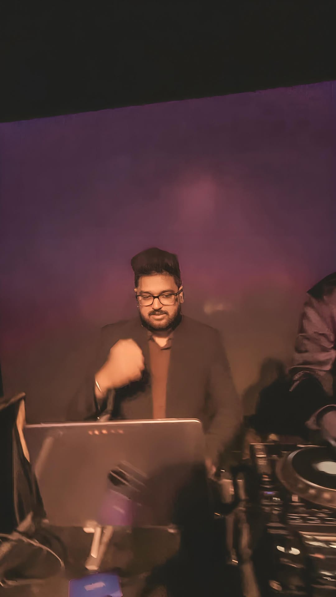 Post 4 by Aashwin Deorukhkar on Instagram (video)