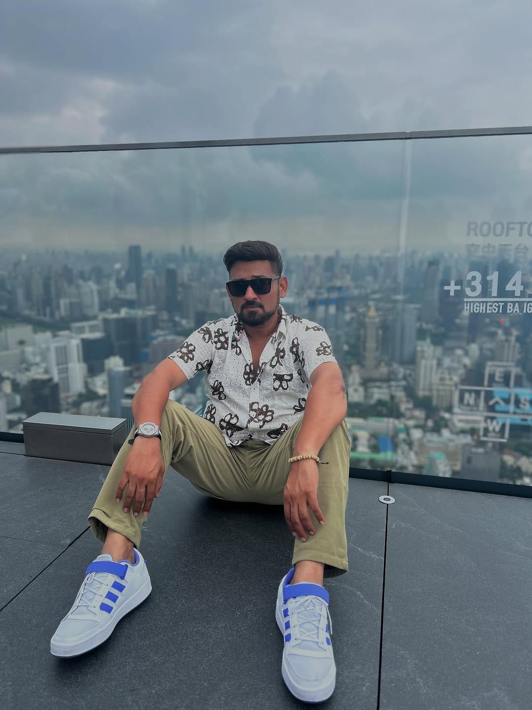 Post 5 by Dhaval vyas (Deejay dhaval) on Instagram (carousel)