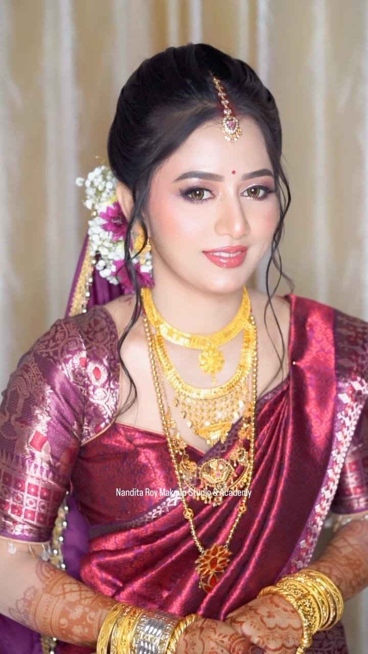 Post 8 by Nandita Roy Makeup Artist on Instagram (video)
