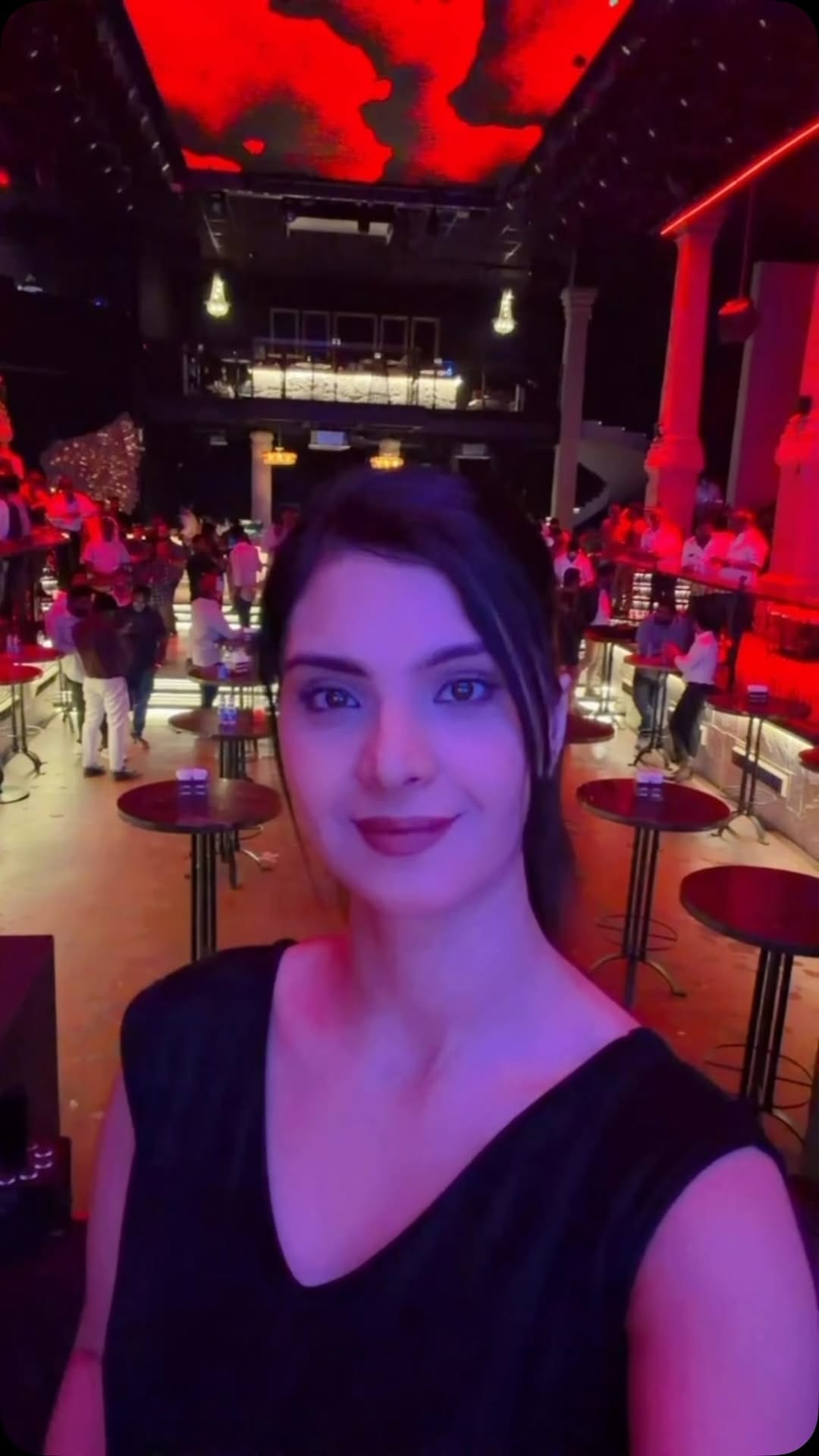 Post 4 by Sharon Aamir on Instagram (video)