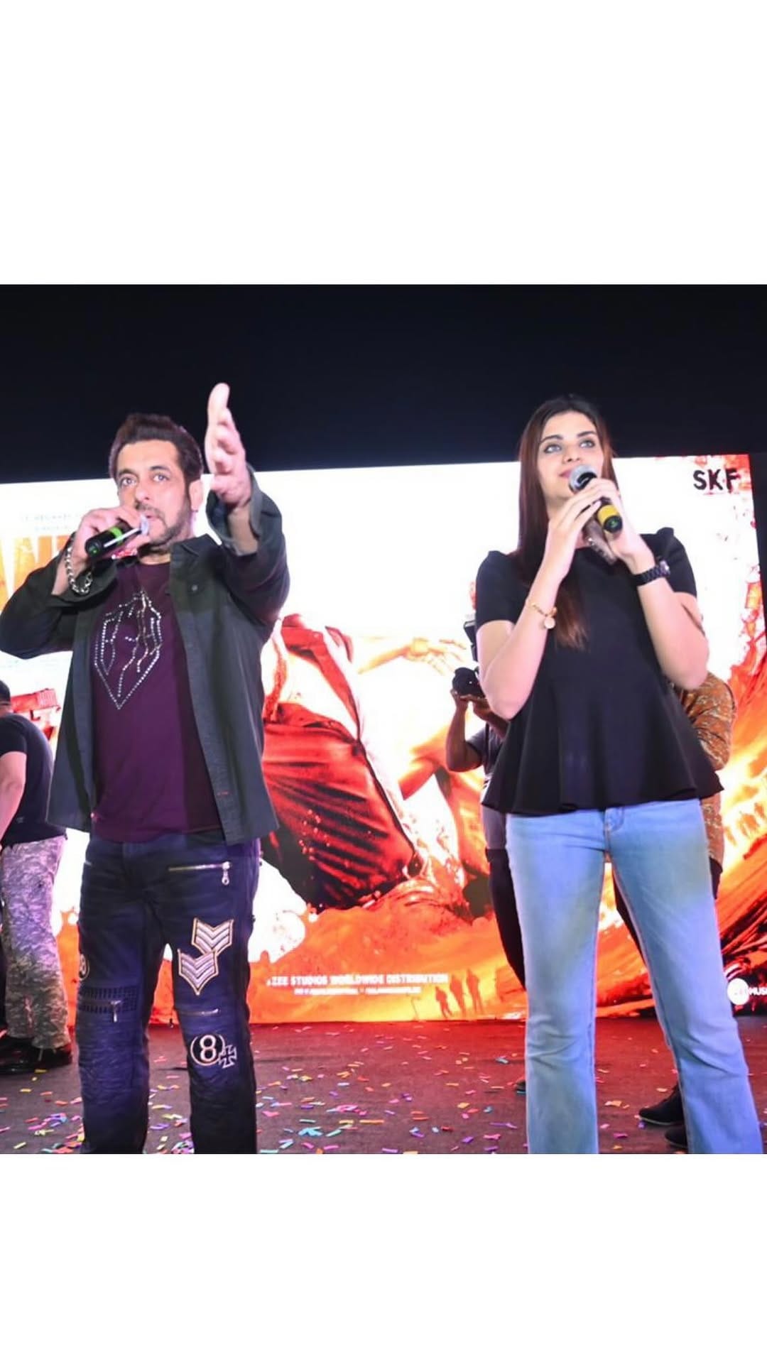 Post 9 by Sharon Aamir on Instagram (video)