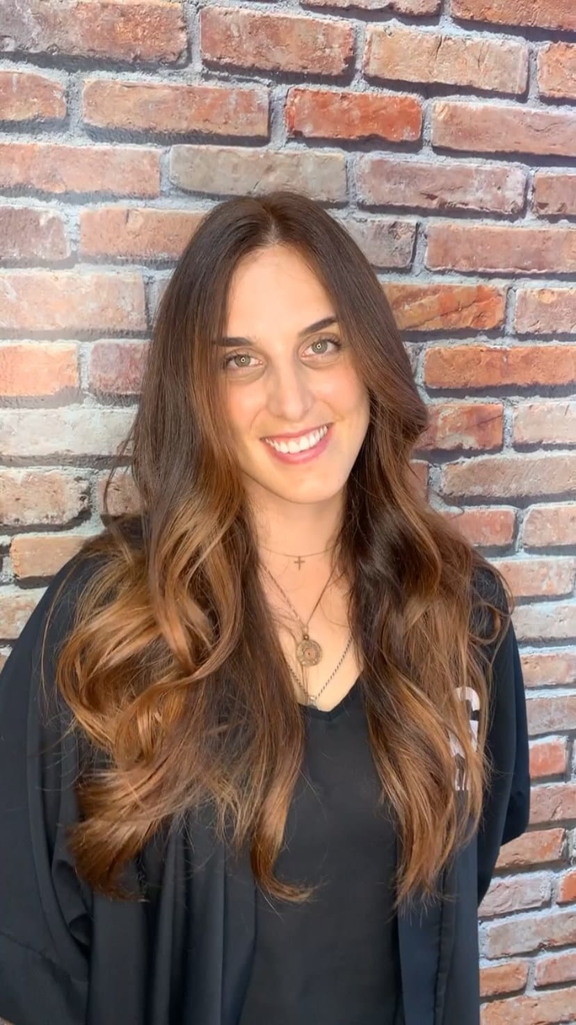 Post 9 by COLORISTA | PELUQUERÍA | BABYLIGHTS | BALAYAGE on Instagram (video)