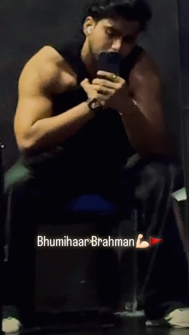 Post 3 by 𝐀𝐧𝐣𝐚𝐧𝐚𝐲 𝐑𝐚𝐢 🎭🎬 on Instagram (video)