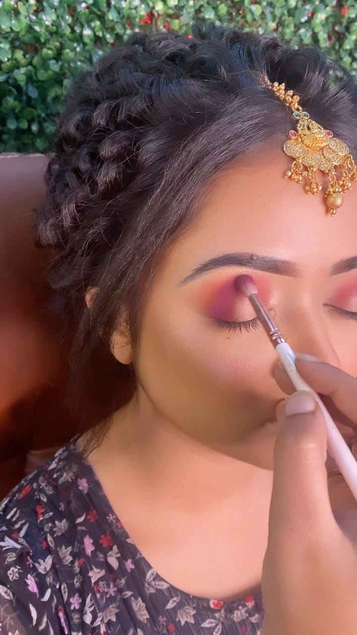 Post 8 by Shrouti's Makeover & Academy on Instagram (video)