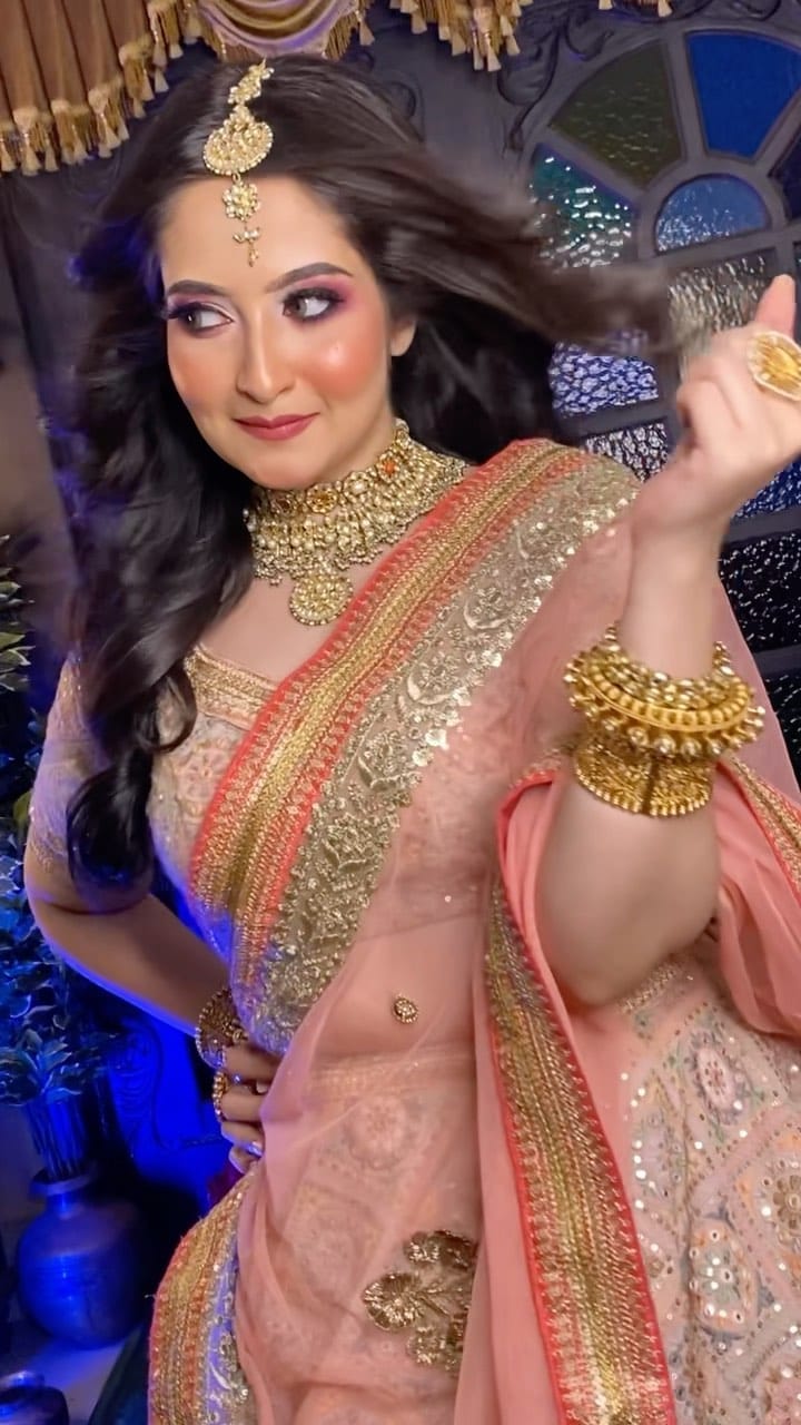 Post 10 by Shrouti's Makeover & Academy on Instagram (video)