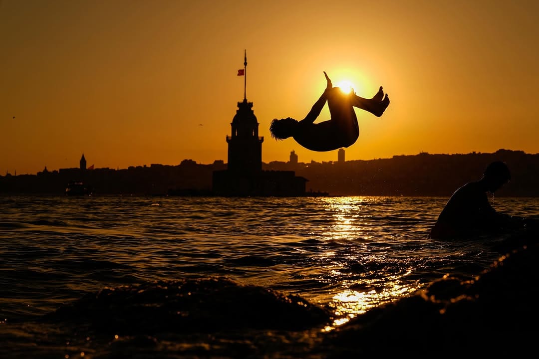 Post 4 by Emrah Gurel on Instagram (image)