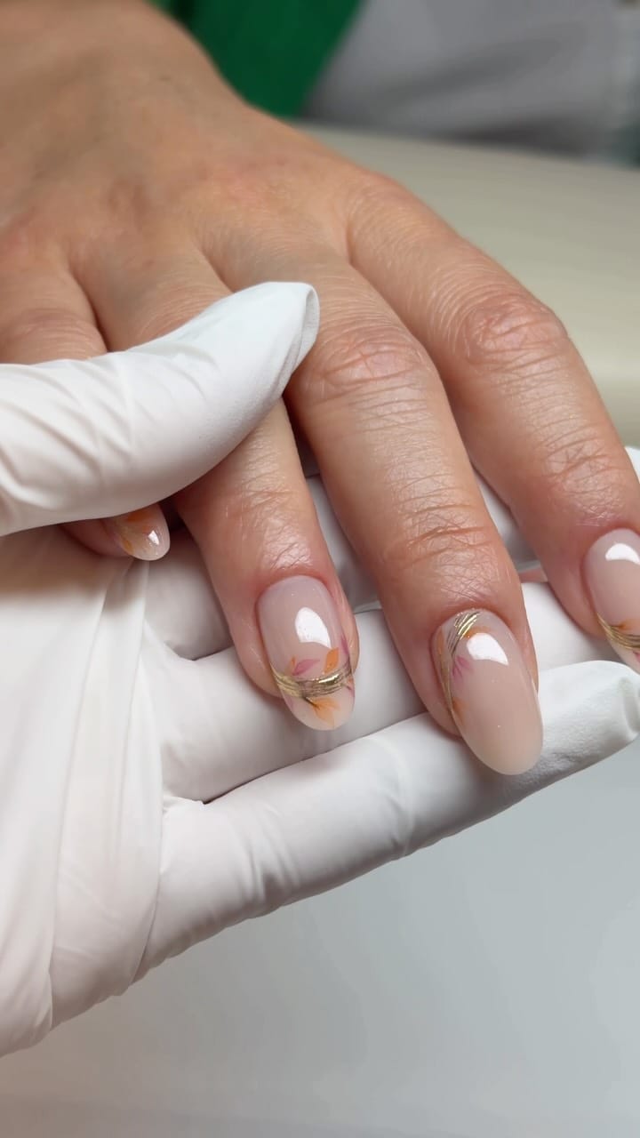 Post 3 by Ramona Bura - Nail Artist on Instagram (video)